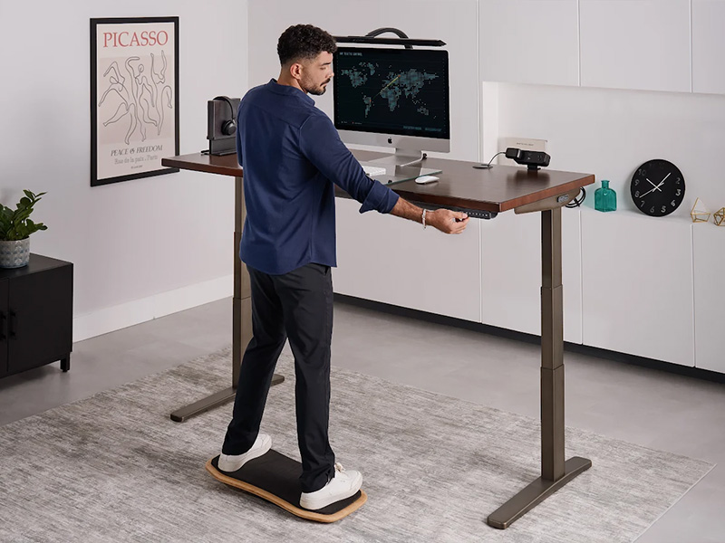Standing desk stability at maximum height comparison
